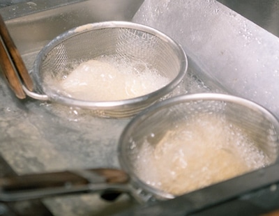 桜坂ラーメンのスープにぴったりの麺